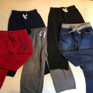 Lot of boys 4T pants, 4 sweatpants 1 jeans